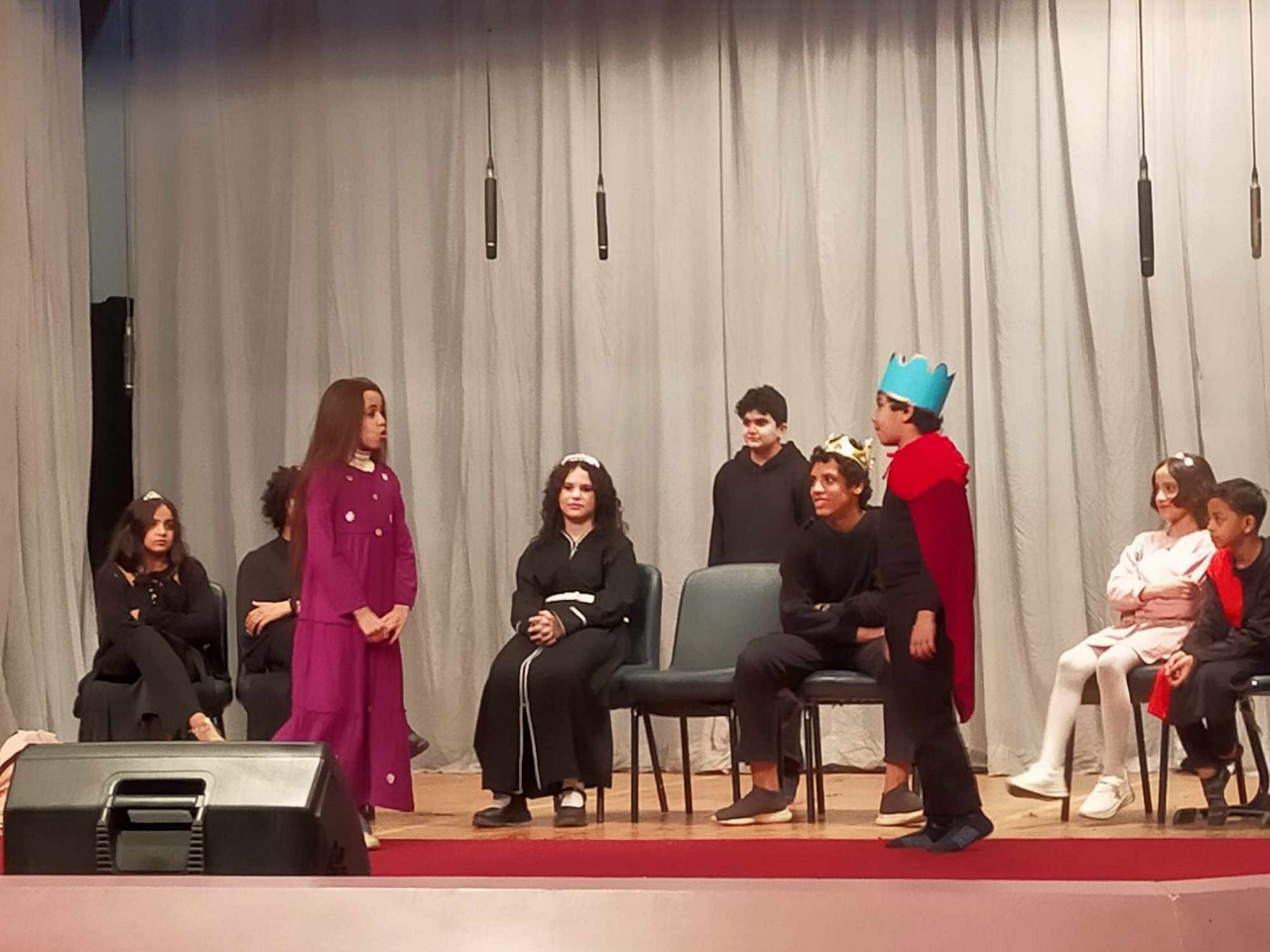 عرض مسرحى لفريق التمثيل 